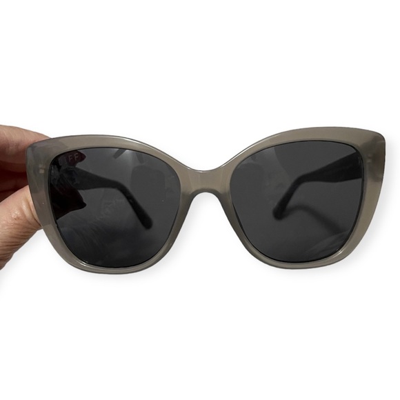 DIFF Rea Sunglasses Milky Grey Frame Grey Lenses Cat Eye NWT - Picture 6 of 10